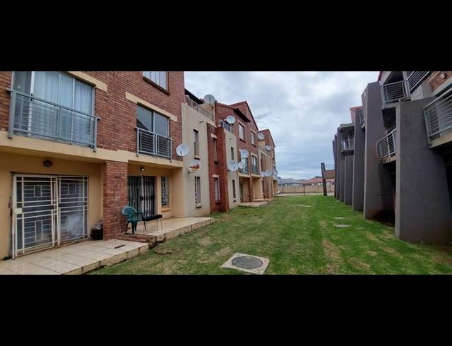 2 BEDROOM APARTMENT FOR SALE IN THE ORCHARDS